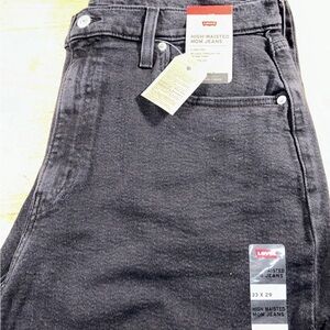 Levi's Black Wash/Dark Gray Women's 90s High Rise Mom Jeans